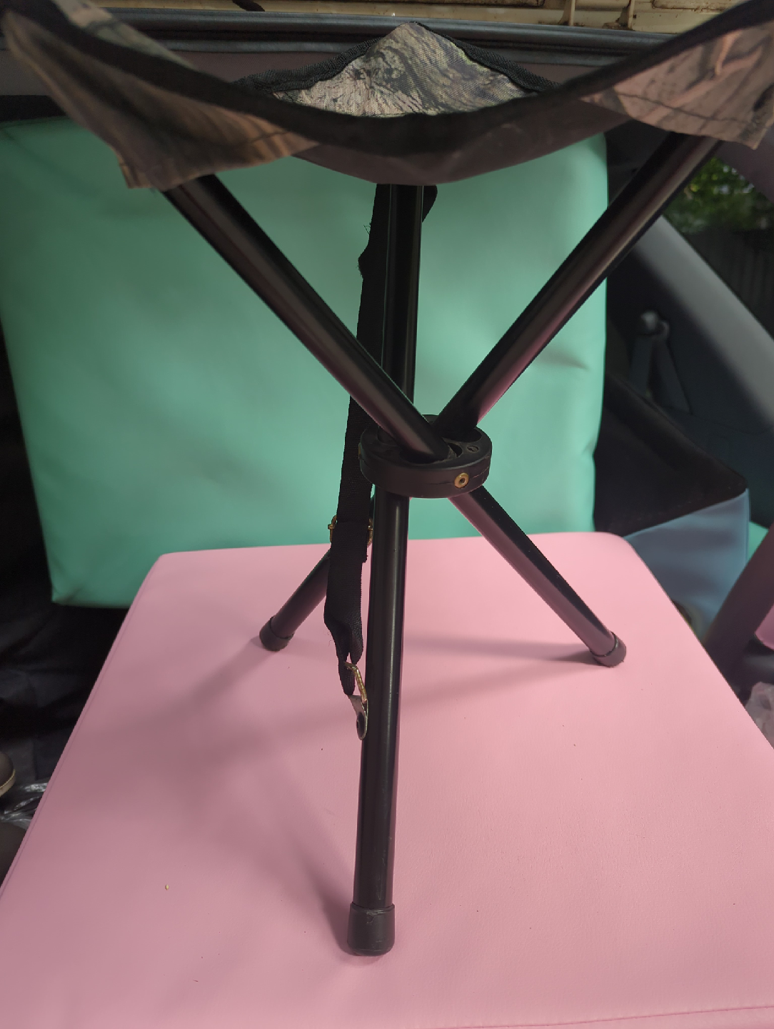 Portable Folding Stool/Tripod Seat - Camo - photo 2