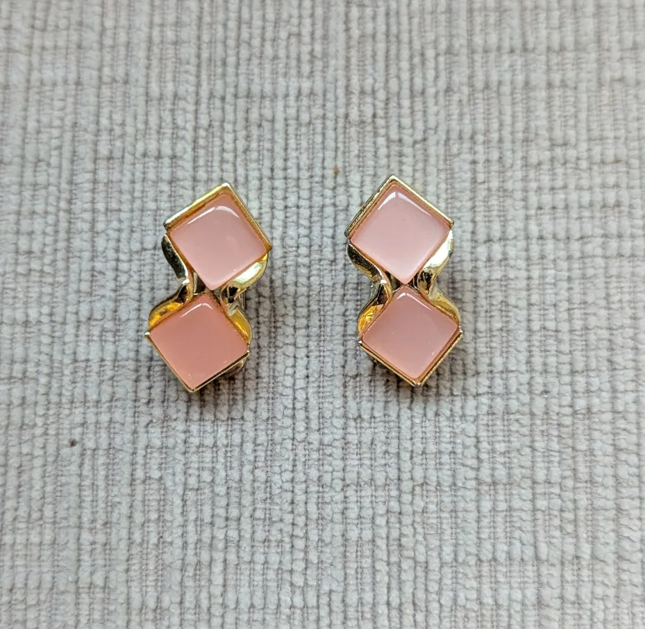 Vintage Pink & Gold Clip-On Earrings thumbnail