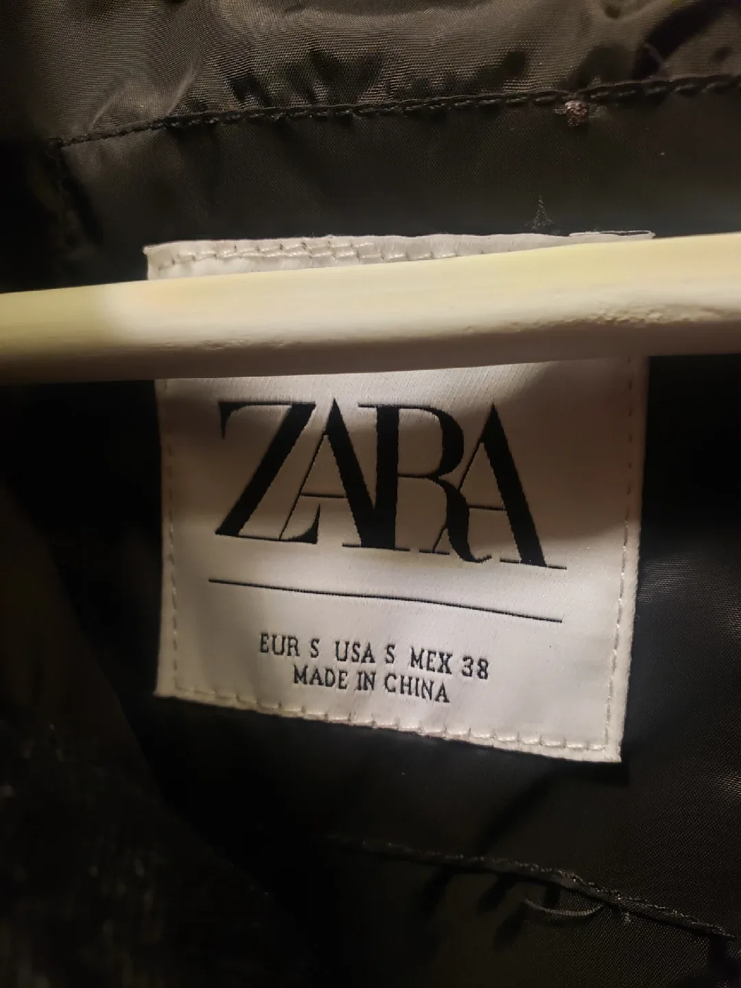 Zara Man Puffer Jacket - Size 38 image indicator(8)