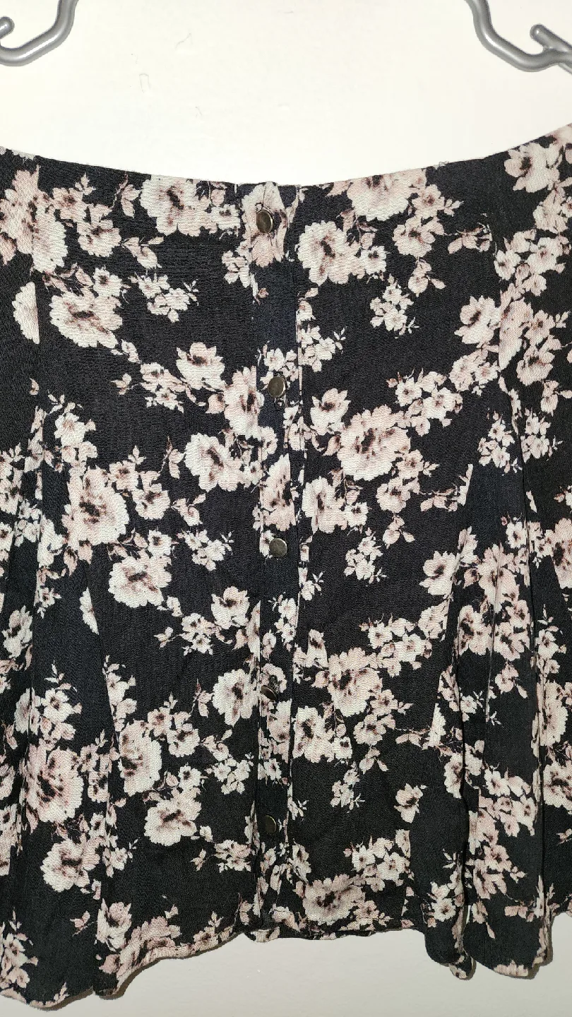 Forever 21 Floral Skirt Size L image indicator(4)