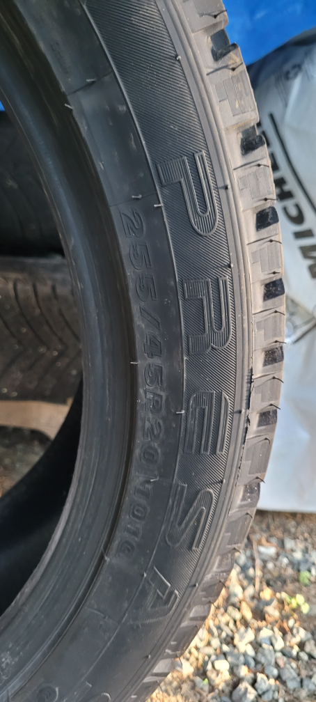 255/45R20 Winter Tires - photo 3