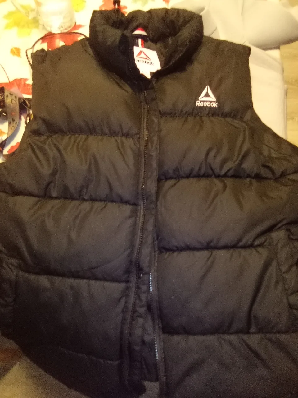 Reebok Black Puffer Vest - Size L/G