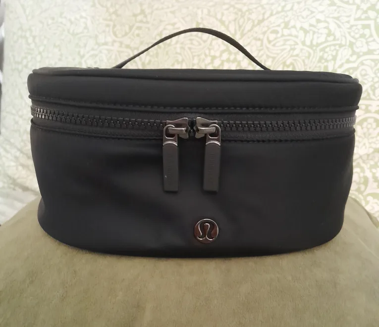 Lululemon Black Oval Toiletry Bag thumbnail