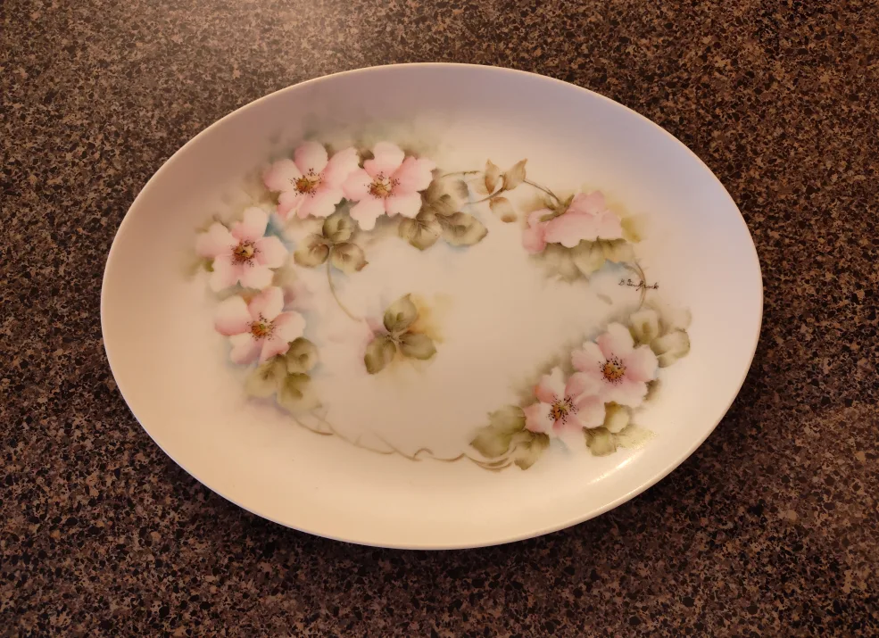 🥕 Vintage Hand-Painted Signed Floral Decorative Oval Plate thumbnail