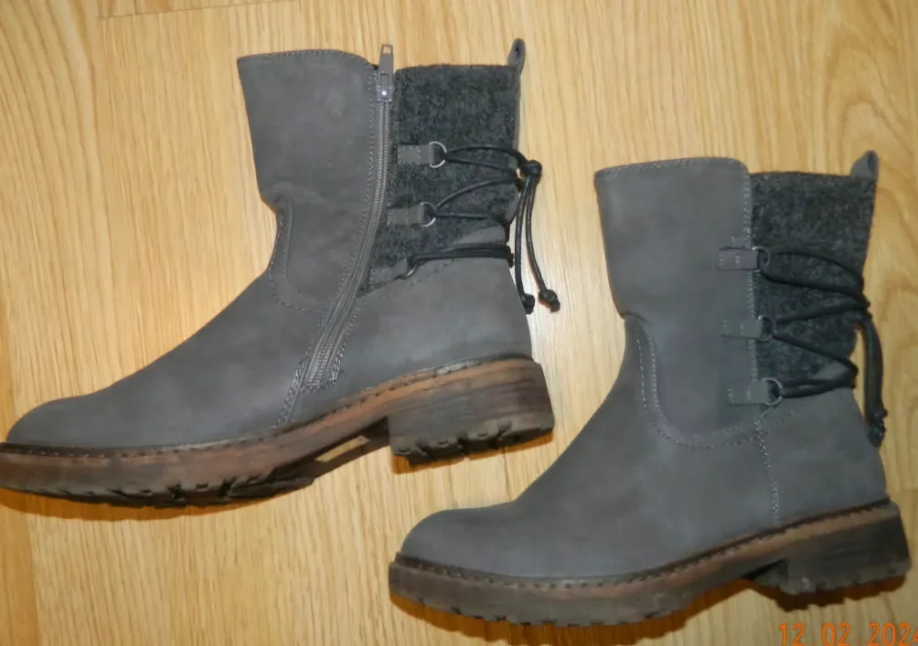 womens solemate Grey Ankle Boots, Size 7 thumbnail
