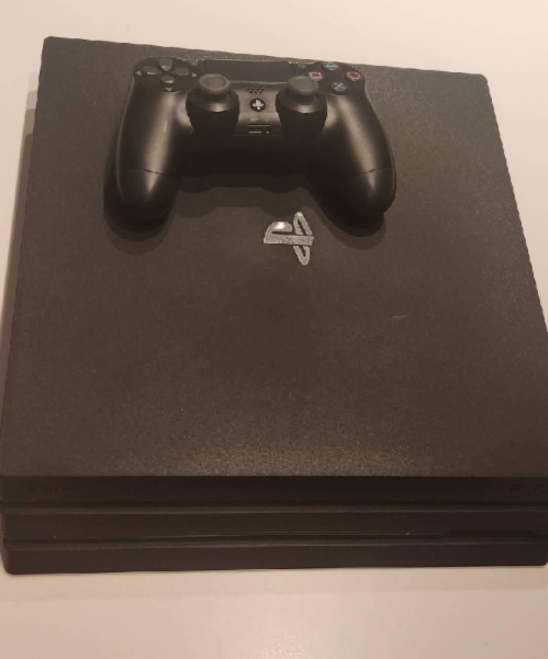 PlayStation 4 Pro with FIFA 20 - photo 2