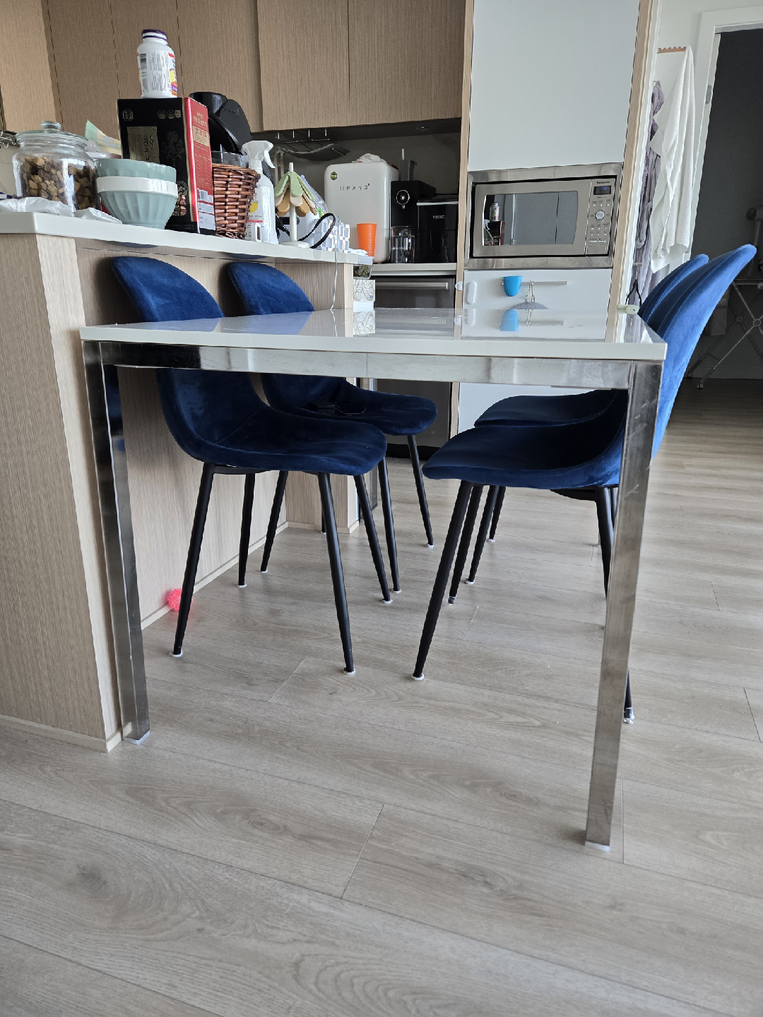 Free ikea table - photo 3