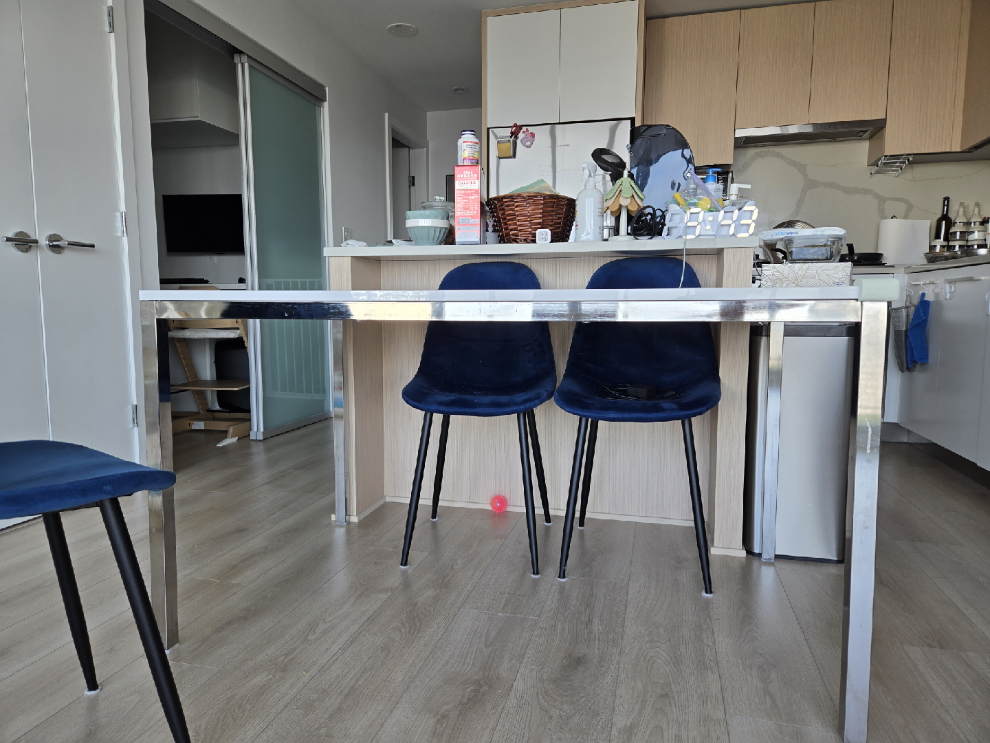 Free ikea table - photo 4