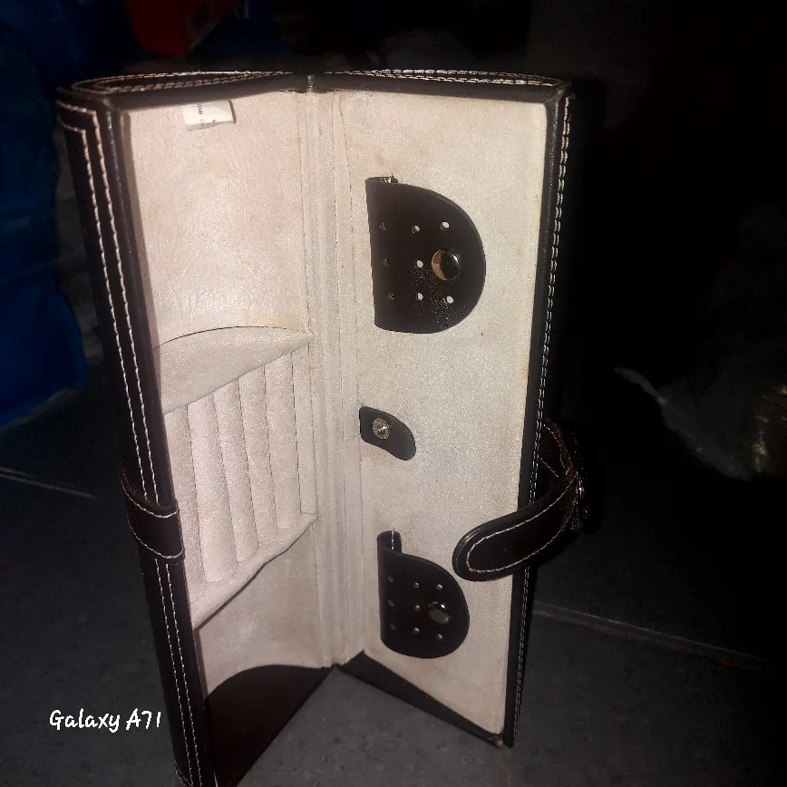 ***CHOCOLATE-BRWN LEATHER JEWELRY BOX*** image indicator(4)