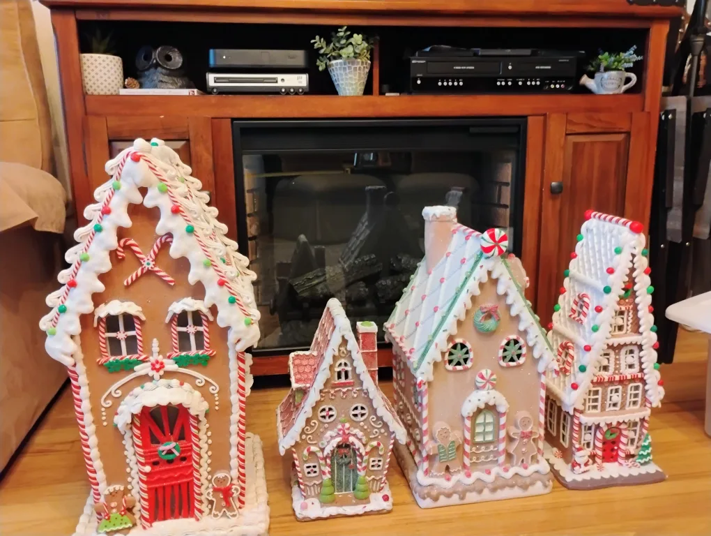 Gingerbread House Christmas Decor