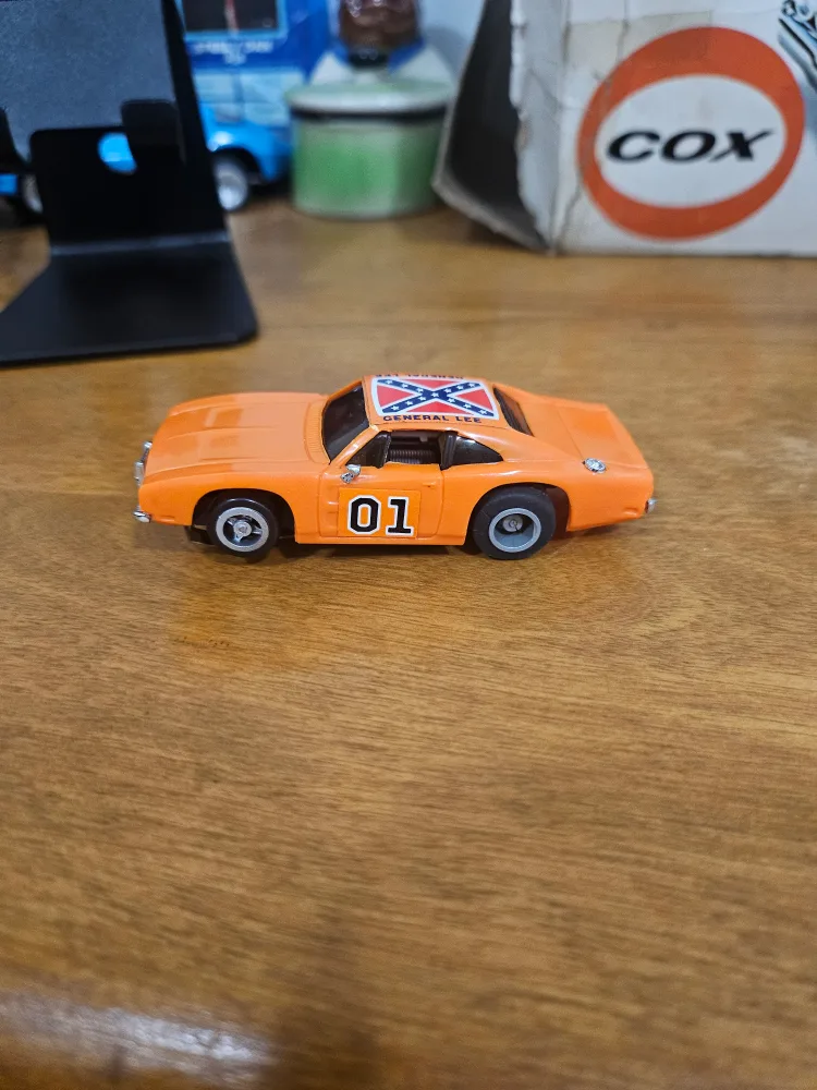 Vintage 1981 Ideal Toy Corp General Lee Car image indicator(3)