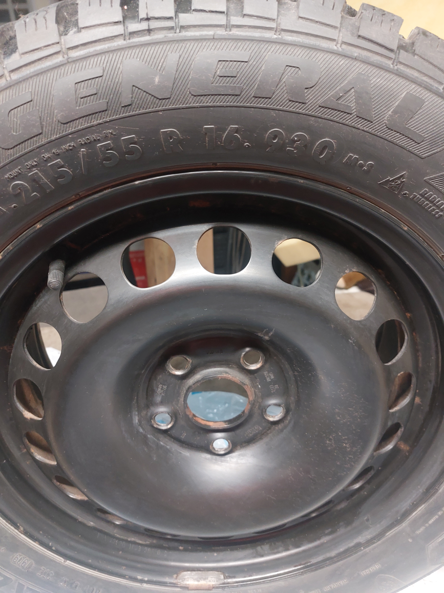 4 Winter Tires Exelent Condition 215/55 R16 - photo 3