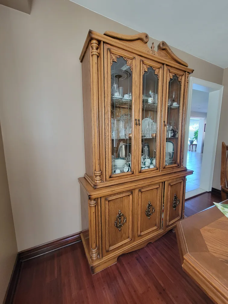 Dining Room Set - Table, 6 Chairs, Hutch image indicator(2)