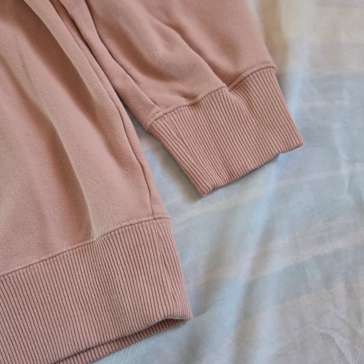 UNIQLO Pink Crewneck Sweater image indicator(3)