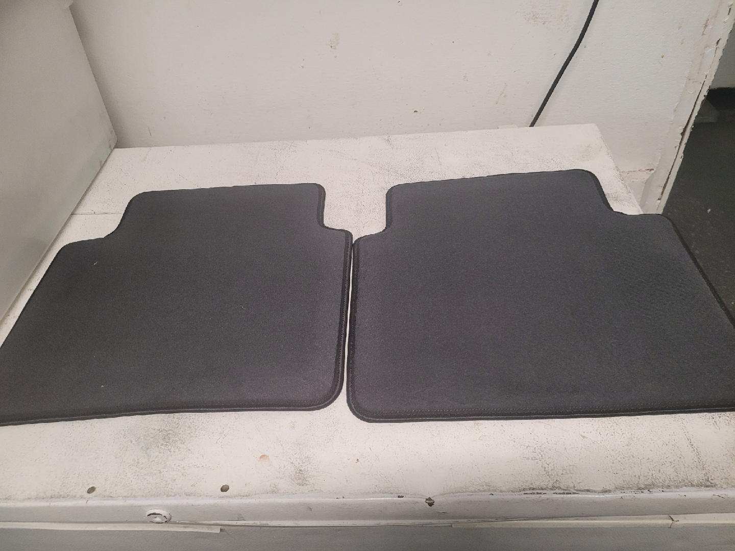 Hyundai Elantra Car Mats - Like New! - photo 2