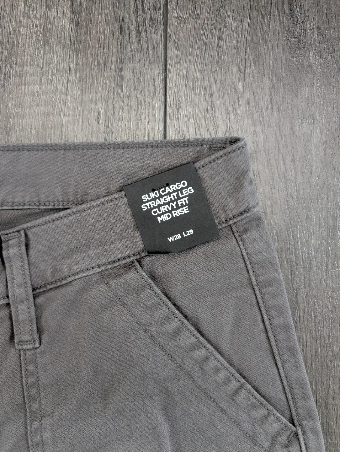 New Silver Jeans Co. Suki Cargo Straight Leg - 28/29 image indicator(6)