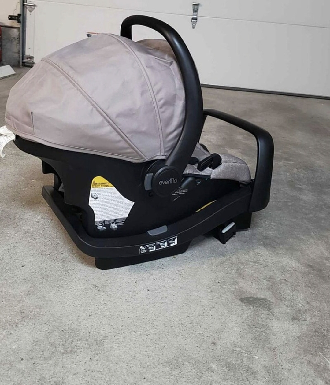 “Evenflo Stroller + Car Seat (Valid until 2028!) – $100” - photo 4