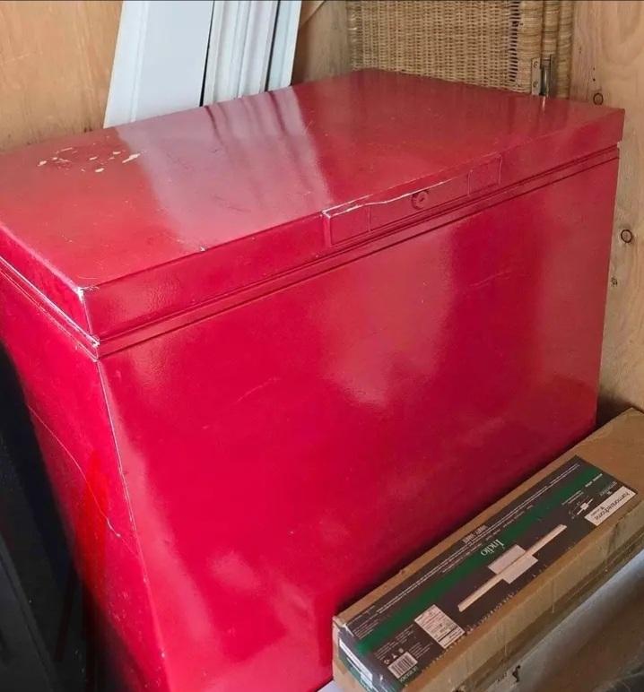 Red Chest Freezer - photo 2