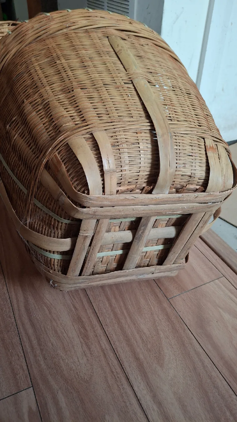 Wicker Laundry Basket image indicator(3)