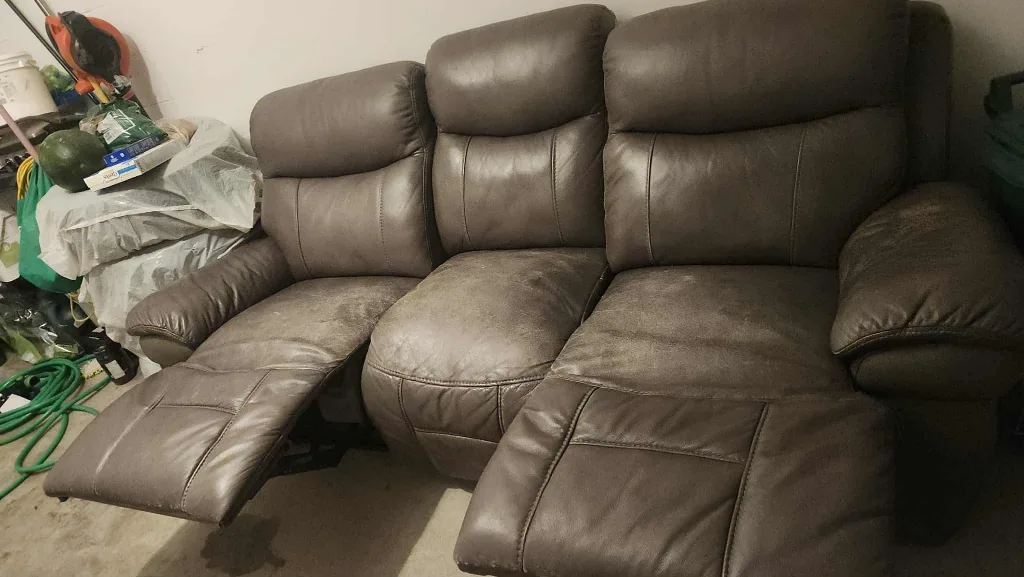 Brown Leather Reclining Sofa image indicator(2)