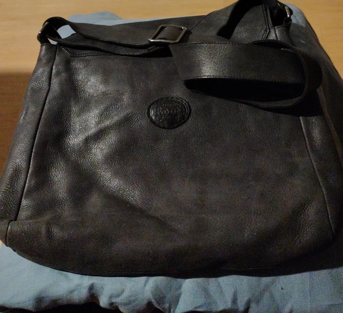Roots Black Leather Messenger Bag thumbnail