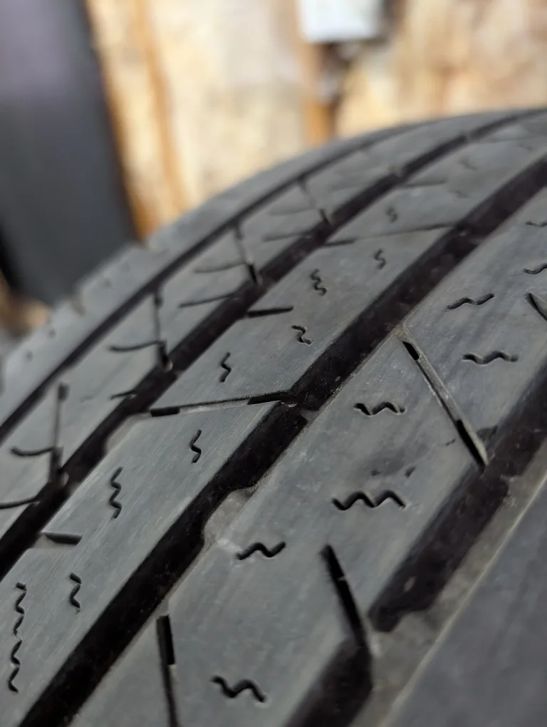 (4)-235/55R19 Continental Cross Contact All Season Tires thumbnail