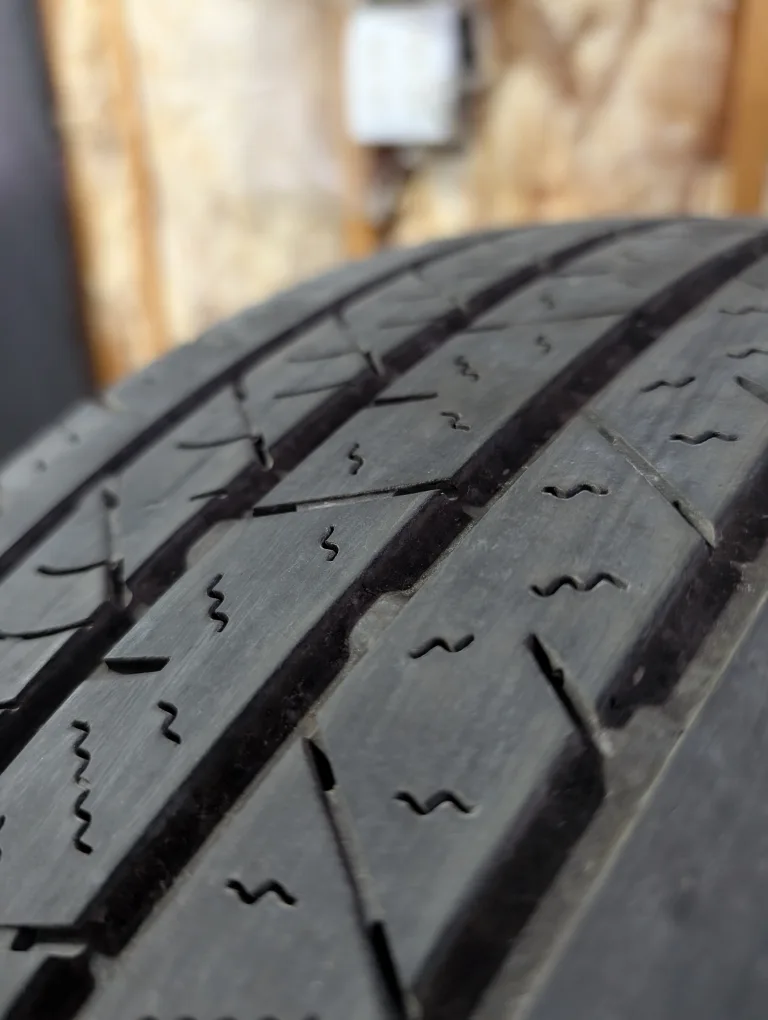 (4)-235/55R19 Continental Cross Contact All Season Tires image indicator(2)