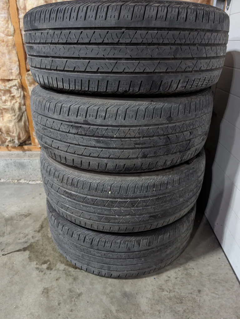 (4)-235/55R19 Continental Cross Contact All Season Tires image indicator(7)