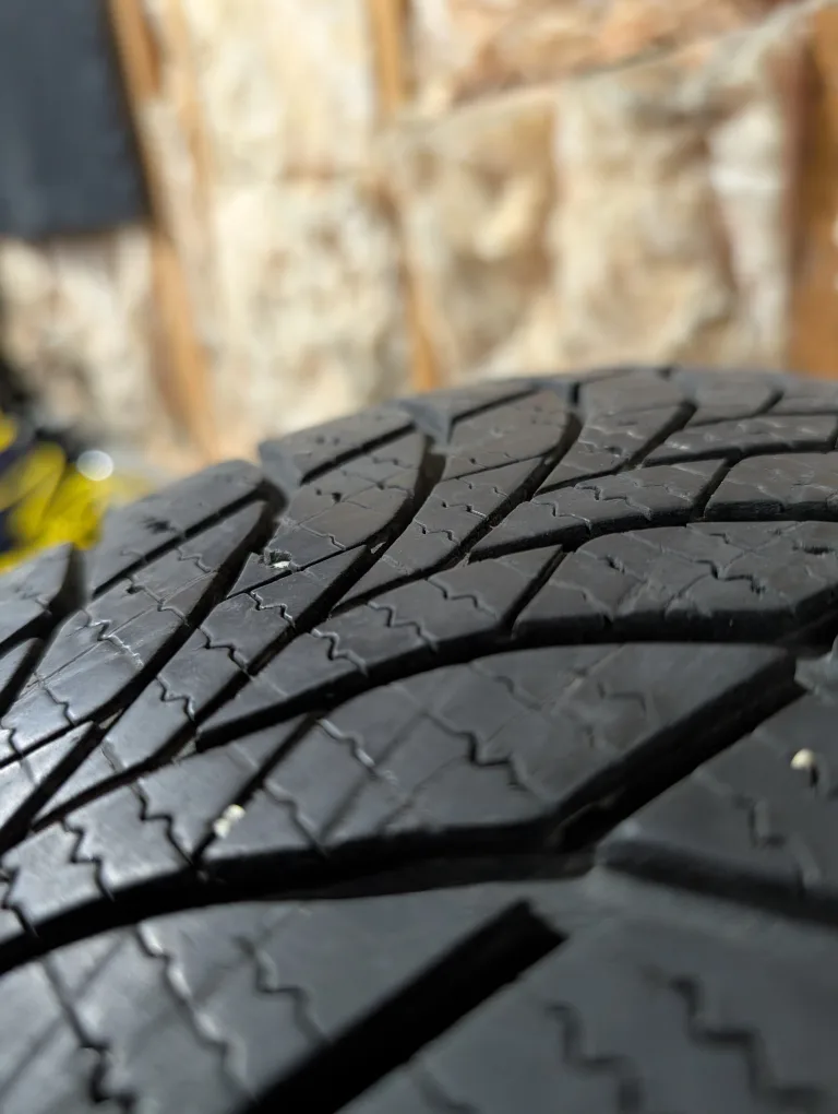 (1)-205/55R16 Winter Tire/Rim Goodyear Winter Command Ultra image indicator(2)