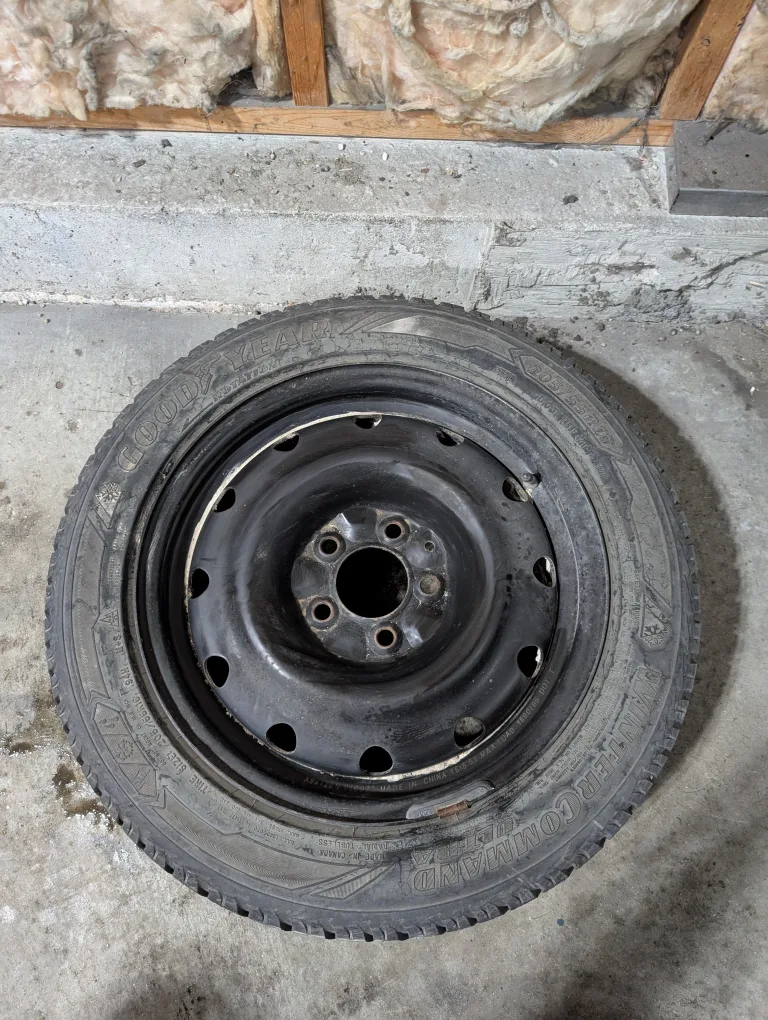 (1)-205/55R16 Winter Tire/Rim Goodyear Winter Command Ultra image indicator(6)