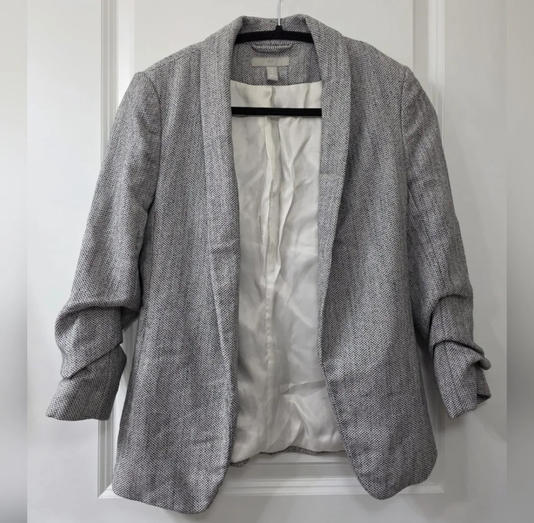 H&M Blazer and Trousers Set - US 2 image indicator(2)