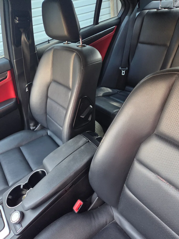 Mercedes-Benz C250 4MATIC image indicator(7)