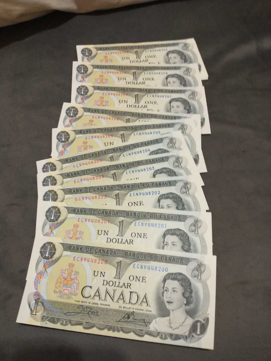 RARE! 100 uncirc.1973 Canada $1 banknotes, consecutive #s 448200 image indicator(3)