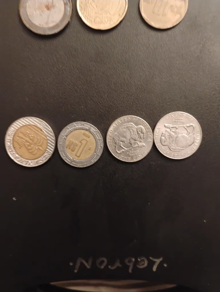 collection of coins /eight different coins image indicator(8)