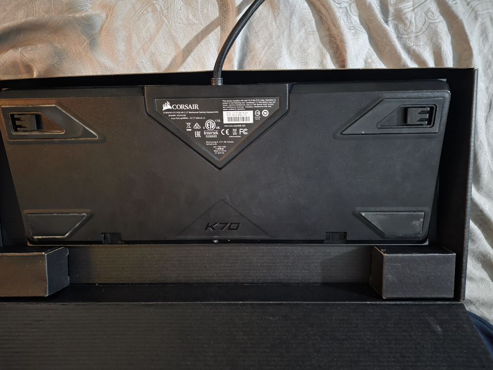 corsair k70 rgb - photo 2