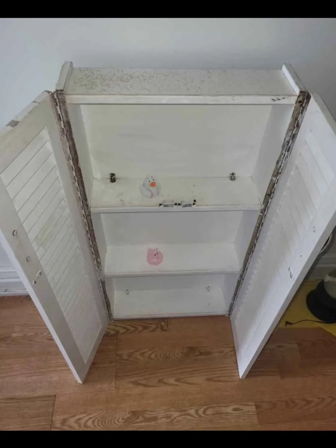 FREE Shelf Unit. (got out of storage) thumbnail