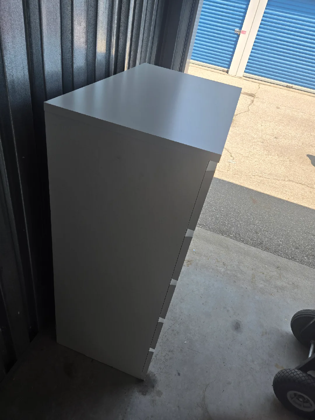 IKEA MALM White 6-Drawer Dresser image indicator(3)