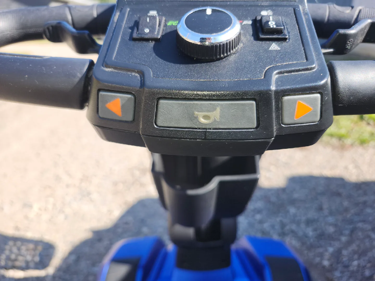 4 Wheel Electric Scooter image indicator(4)