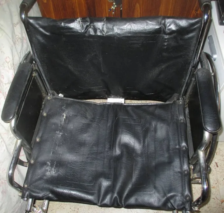 Drive Black Wheelchair Wide 24" Seat image indicator(2)
