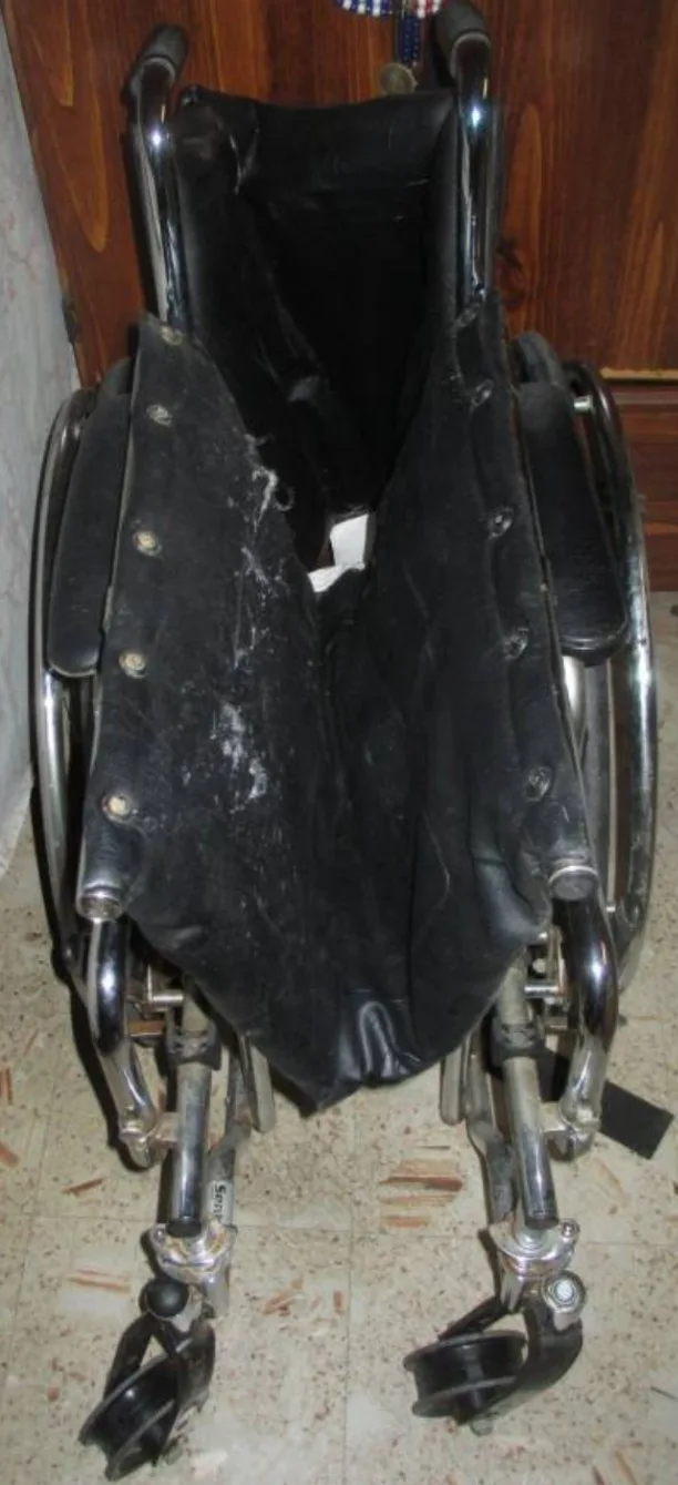 Drive Black Wheelchair Wide 24" Seat image indicator(3)