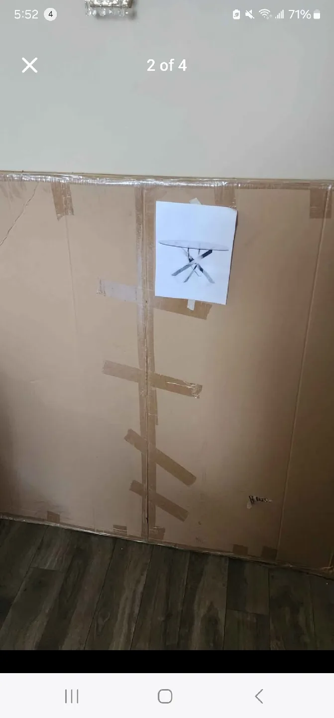 Round Glass Dining Table image indicator(2)