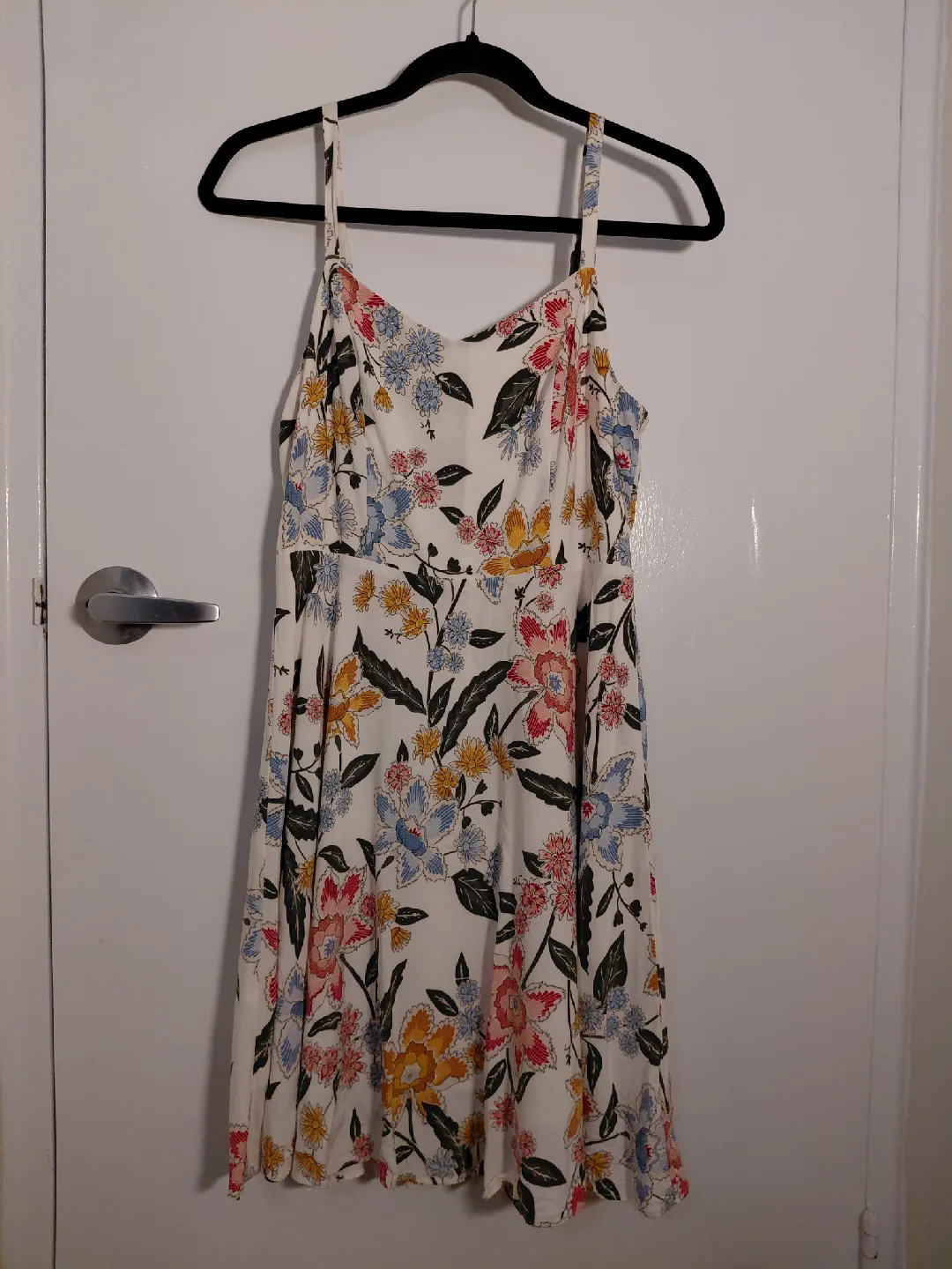 Old Navy Floral Cami Dress - Size M 🥕 thumbnail