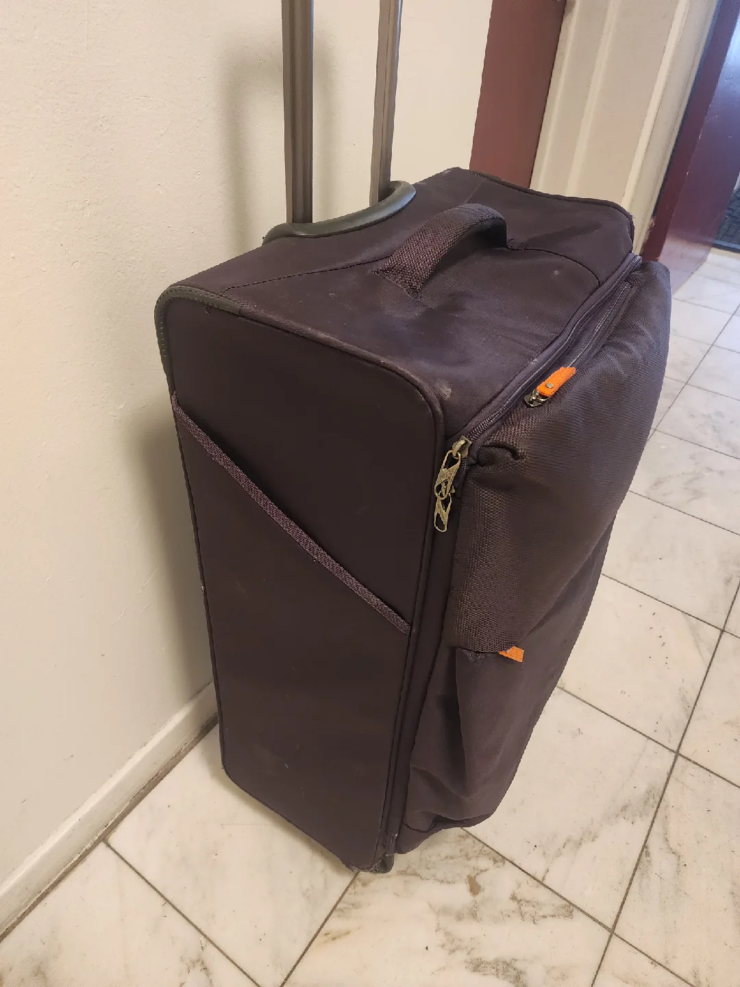 American Tourister Purple Rolling Suitcase image indicator(3)