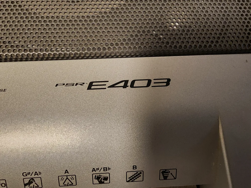 Yamaha PSR-E403 Keyboard thumbnail