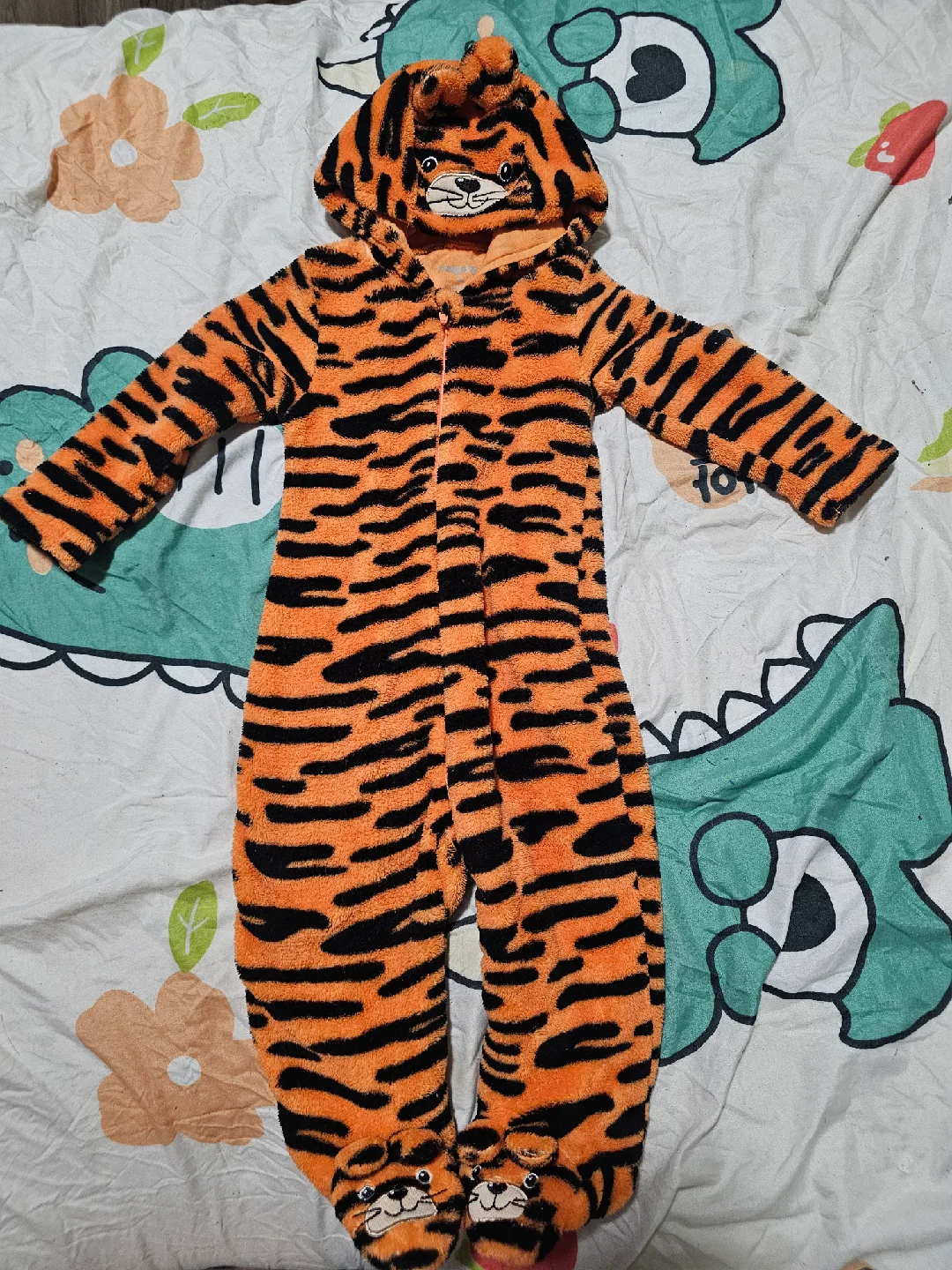 Tiger Onesie - Size 6 Months image indicator(3)