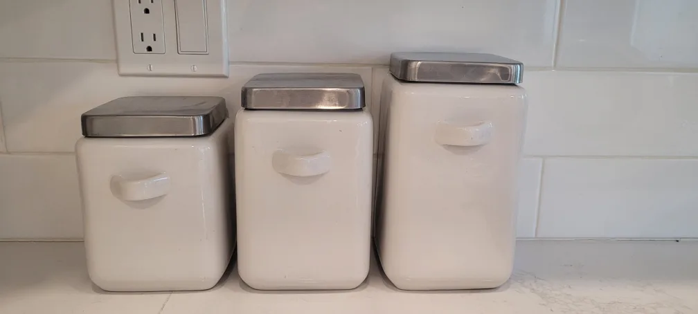 White Ceramic Canister Set image indicator(2)