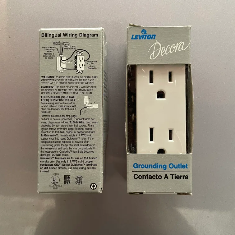 2 Leviton Decora Grounding Outlet - New in Box! 🥕 image indicator(2)