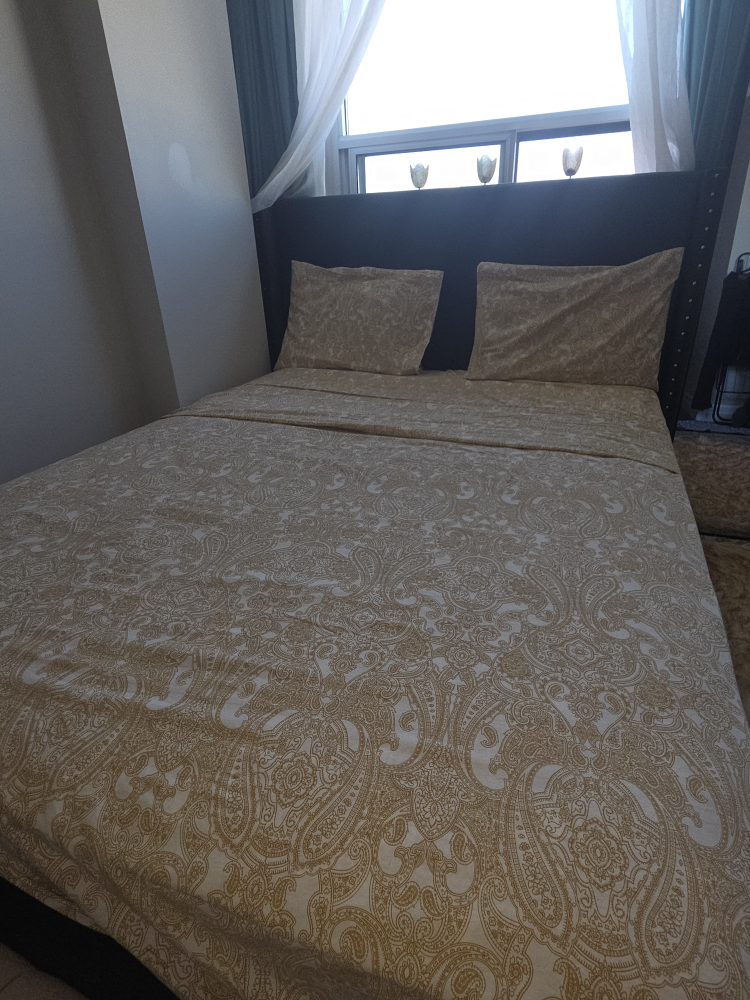 Queen Size Bed Frame & Bedding Set