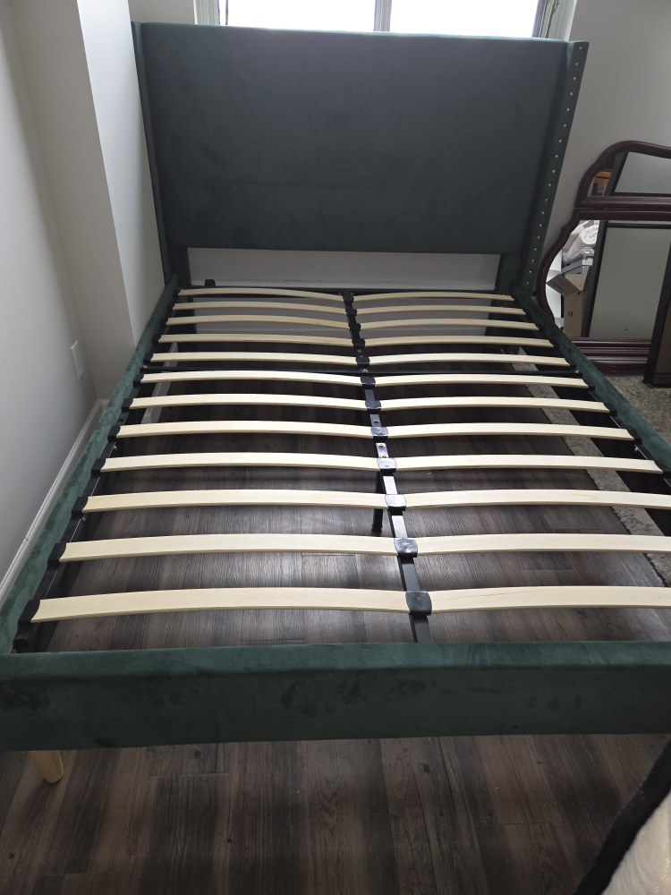 Queen Size Bed Frame & Bedding Set - photo 2
