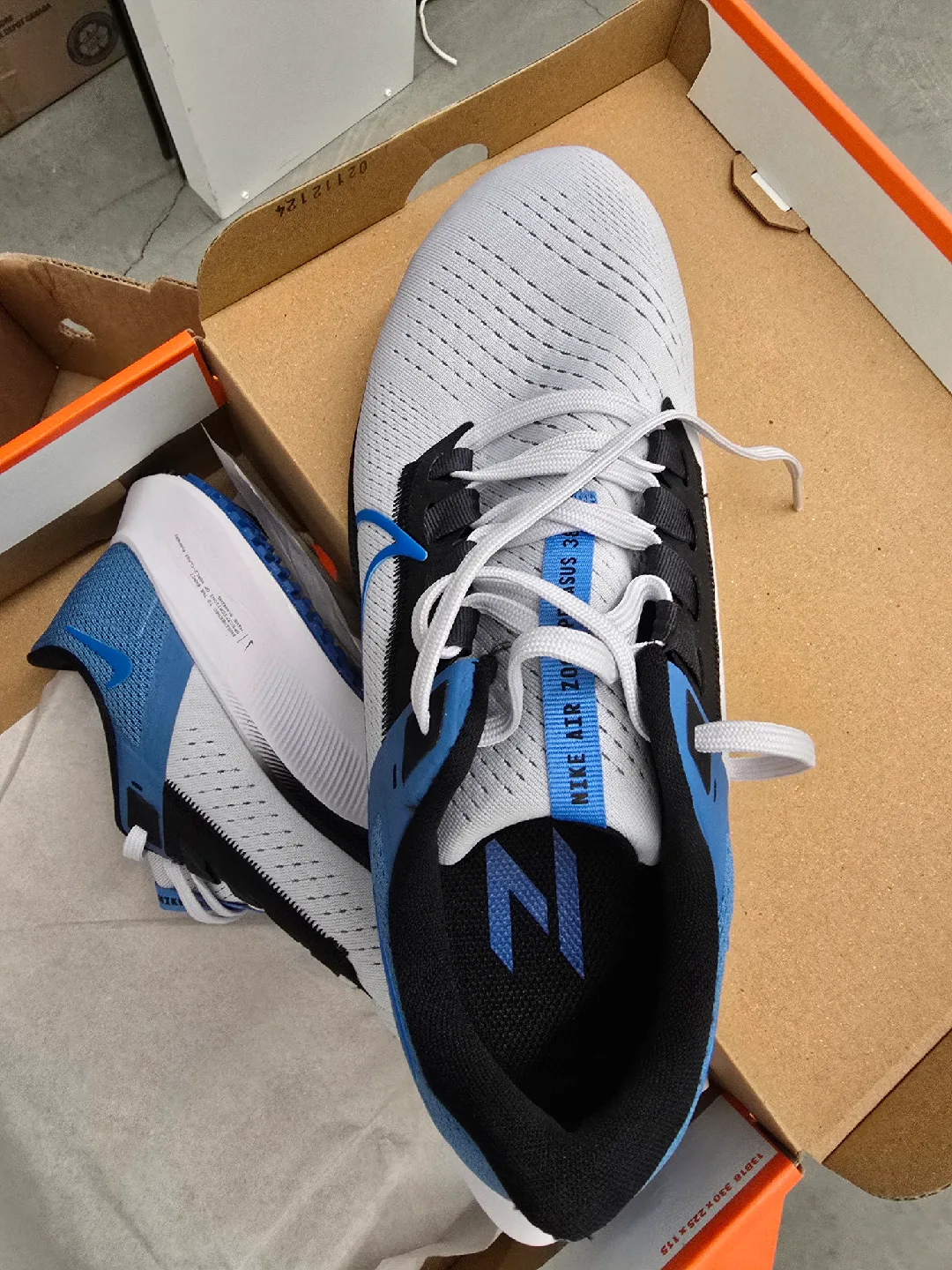 Nike Air Zoom Pegasus 39 White/Blue Men's Size 11 image indicator(3)